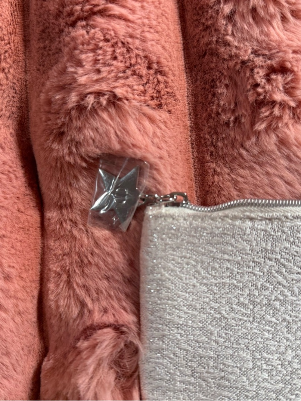 Dior Beauty gift with purchase Silver Logo Zip Pouch - Picture 4 of 8